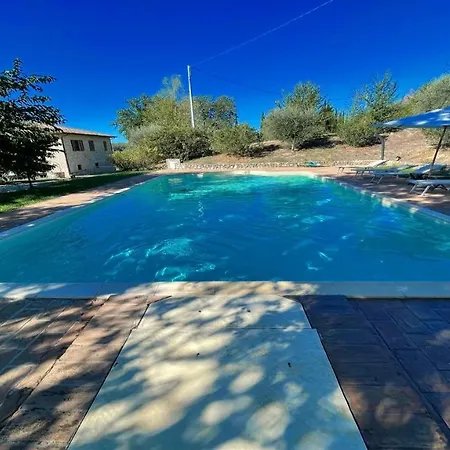 Todi By The Pool Villasleeps 10exclusive Poolwalk To Todi Restaurant