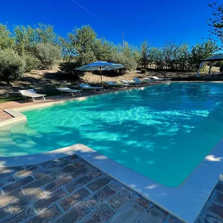 Todi By The Pool Villasleeps 10exclusive Poolwalk To Todi Restaurant Отель