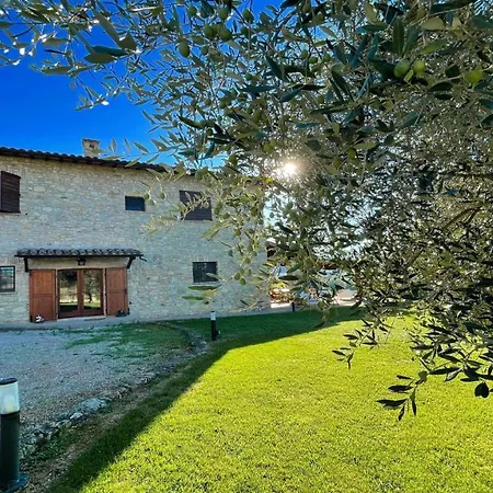 Отель Todi By The Pool Villasleeps 10exclusive Poolwalk To Todi Restaurant