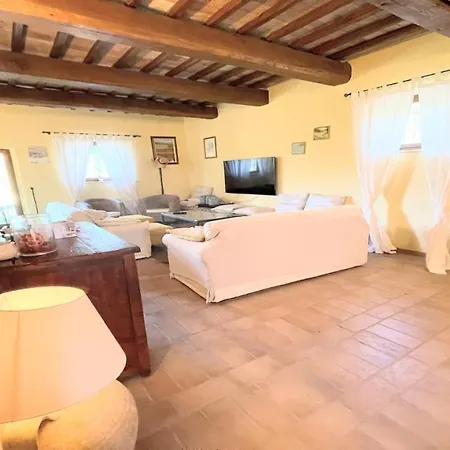 Todi By The Pool Villasleeps 10exclusive Poolwalk To Todi Restaurant Otel