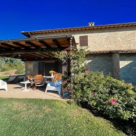 Отель Todi By The Pool Villasleeps 10exclusive Poolwalk To Todi Restaurant