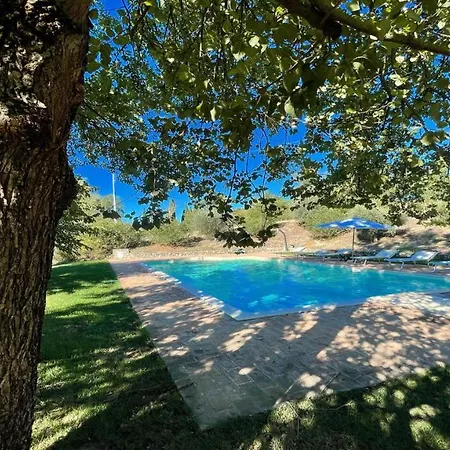 Todi By The Pool Villasleeps 10exclusive Poolwalk To Todi Restaurant Petroro