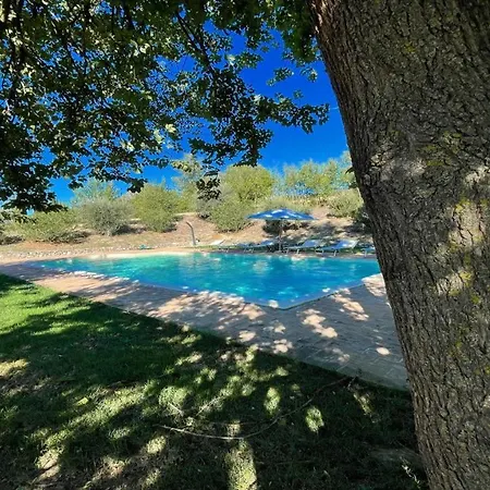Отель Todi By The Pool Villasleeps 10exclusive Poolwalk To Todi Restaurant 4*