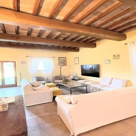 Todi By The Pool Villasleeps 10exclusive Poolwalk To Todi Restaurant