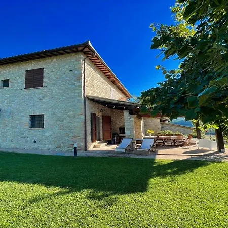 Todi By The Pool Villasleeps 10exclusive Poolwalk To Todi Restaurant 4* Petroro