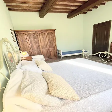 Todi By The Pool Villasleeps 10exclusive Poolwalk To Todi Restaurant 4*