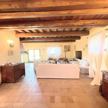 Todi By The Pool Villasleeps 10exclusive Poolwalk To Todi Restaurant