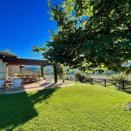 Todi By The Pool Villasleeps 10exclusive Poolwalk To Todi Restaurant Отель