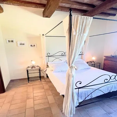 Todi By The Pool Villasleeps 10exclusive Poolwalk To Todi Restaurant Petroro